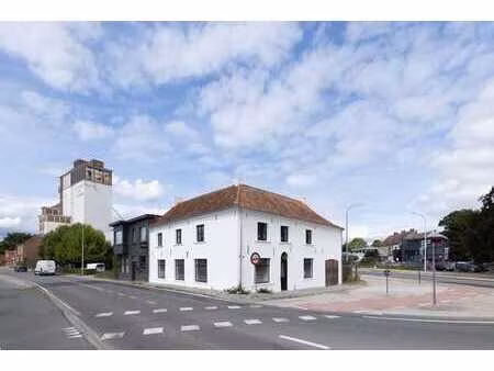 binnenkort te koop handelspand op zichtlocatie te lievegem.