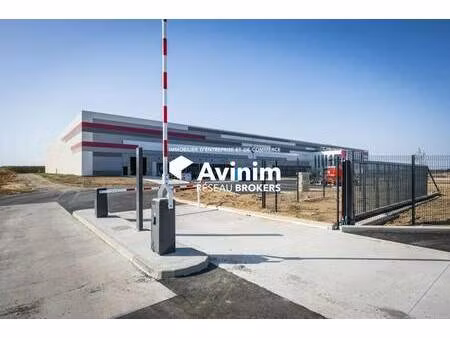location entrepôt chavagnes en paillers 85250 18970m²