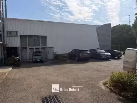 location local d’activités 865m²