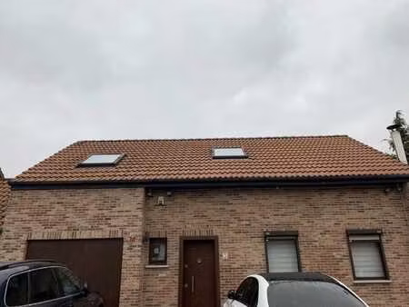 chaleureuse villa en bon état proche de toutes les facilités
