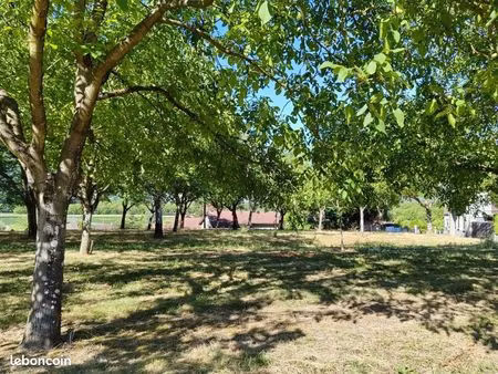 terrain 410 m² la riviere