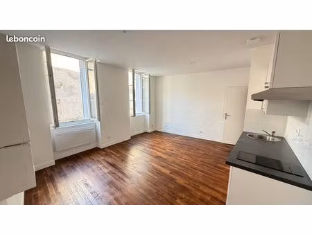 studio rénové en centre-ville - secteur grand rue