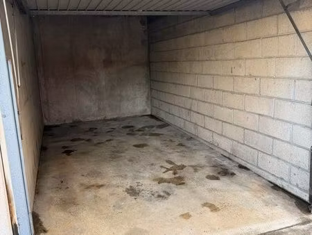 location  box garage