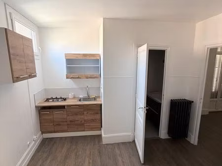 t1 25 m² – chauffage  eau et électricité compris – châtel-guyon