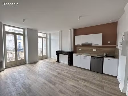 studio 1 pièce 32 m²