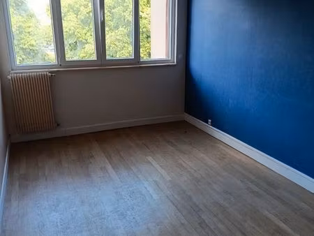 t3 78m2 avec balcon