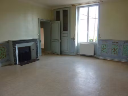 location appartement 3 pièces 61 m² à montmorillon (86500)