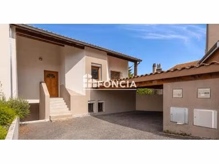 francheville  t4 avec terrasse et 3 stationnements