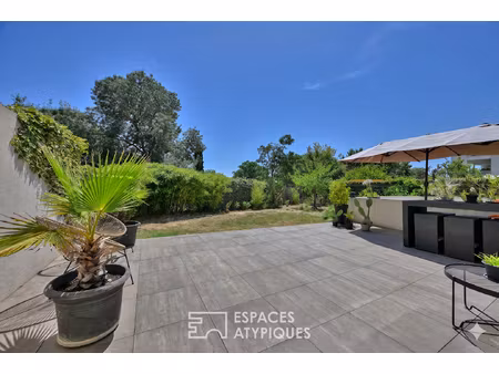 appartement de grand standing avec parking et extérieur de 150m2