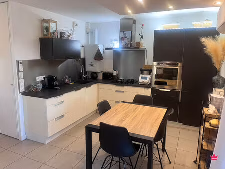 appartement saint priest 3 pièce(s) 60 m2 + jardin de 103 m²