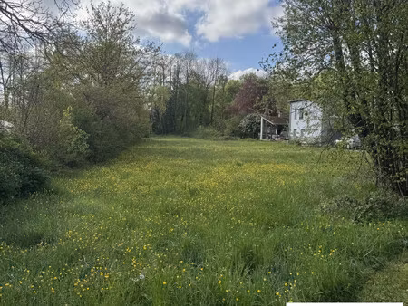 idéalement situé terrain à bâtir de 21 78 ares!