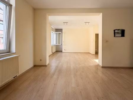 triplex à louer à boulevard de la fleur de lys 21 nivelles (vbe50634)