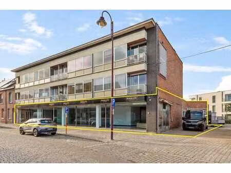 bâtiment commercial polyvalent avec partie résidentielle