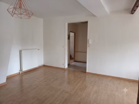 grand 2p de 67.24 m2 au coeur de ville dans immeuble ancien
