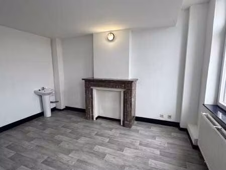appartement 1 ch.   quai des carmes
