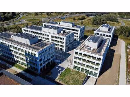 bureaux à louer résistants à l'avenir dans l'immeuble exos