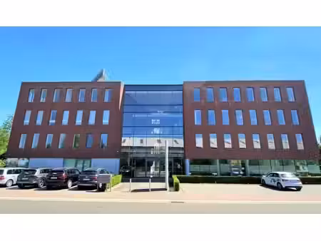 bureau classé à louer près de la sortie e17 à zele