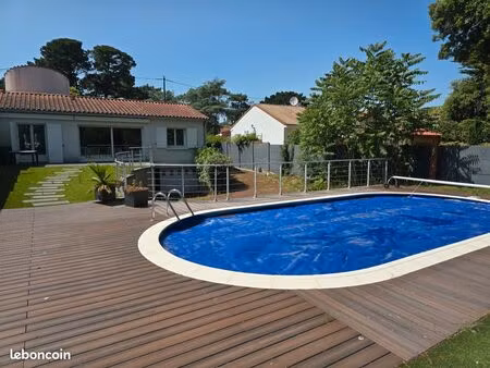 exclusif - plage et commerces à pied