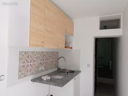 beuzeville centre ville studio entièrement rénové + courette privative