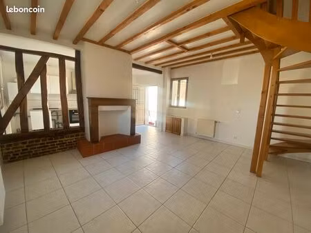 f3 60 m2 limite sainte savine