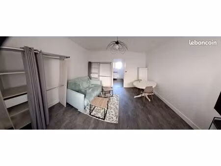 location studio meublée a l'année rdc