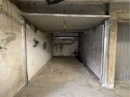 parking/box 1 pièce 14 m2