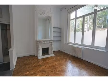 studio 1 pièce 25 m²