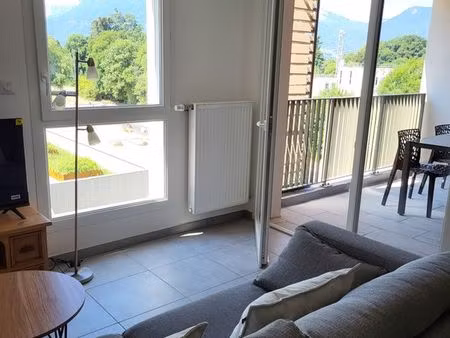 très bel appartement t2 de 47 m2  balcon de 8 m2  garage en sous sol