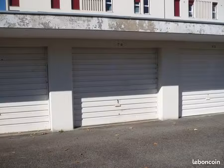 a louer garage de plain pieds