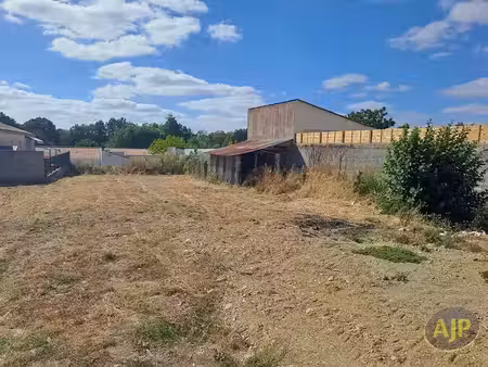 vente terrain 655 m² à froidfond (85300)  55 000 €