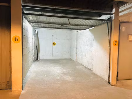 paris 14e - box de stationnement - 13 m2