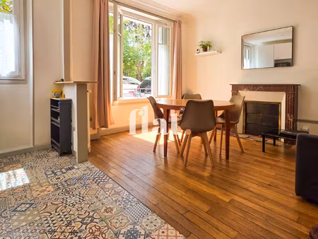 t2 | 38m2 | charme de l'ancien | gare de bécon | dpe d