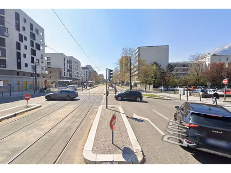 lot de 3 parkings et un garage à lyon