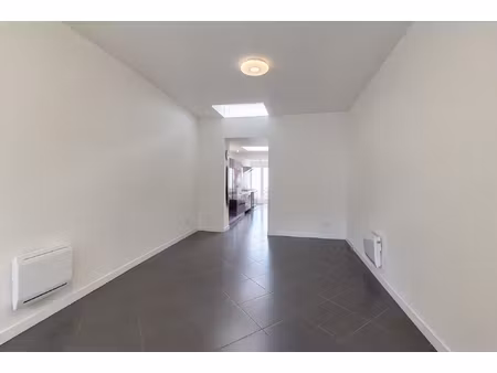 a vendre !! roubaix gare & université ! maison 110 m²  4 chambres  cour et terrasse  aucun