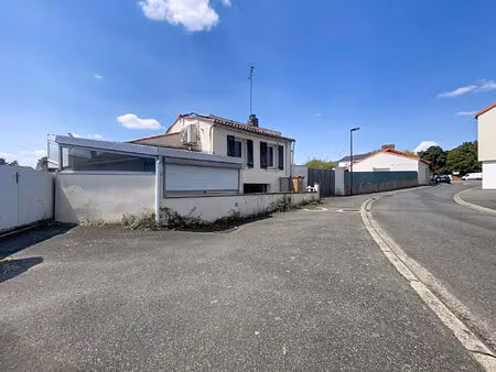 maison la seguiniere 5 pièce(s) 873m2