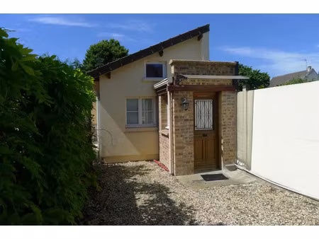 location appartement 1 pièce 19 m² à pontoise (95000)