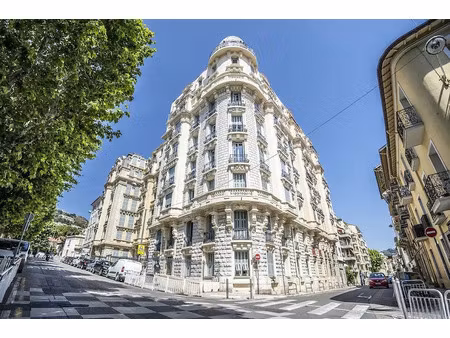 location meublée appartement 2 pièces 21 m² à nice (06000)  755 €
