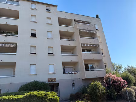 appartement t3 meublé de 60 m² à louer à carcassonne avec balcon et vue sur la cité  ascen