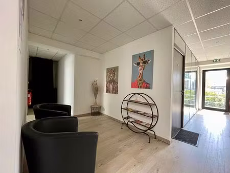 a louer local commercial ou profession liberale gisors loyer affiche ttc charges comprises