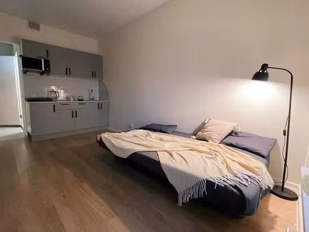 location meublée appartement 1 pièce 21 m² à paris 10ème (75010)  800 €
