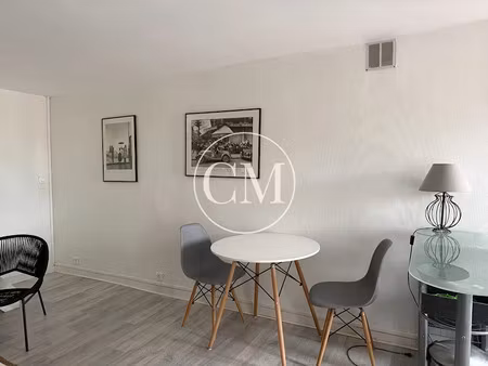 location meublée appartement 2 pièces 44.56 m² à versailles (78000)  1 030 €