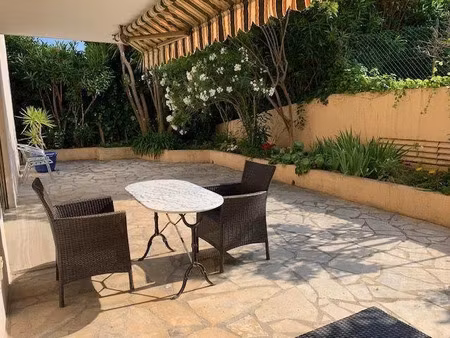 location meublée appartement 3 pièces 100 m² à saint-laurent-du-var (06700)  2 050 €