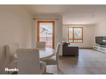 appartement t3 de 65 m² avec terrasse et place de parking à vénissieux 69200  boulevard la