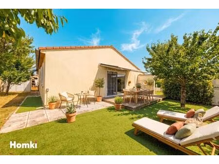 vue imprenable  aucun vis-à-vis et plain-pied : une maison rare à billom
