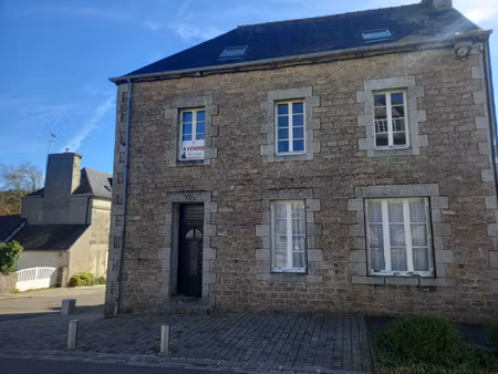 maison de ville à saint nicolas du pelem