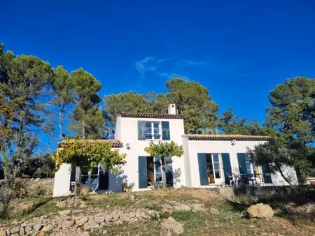 villa provençale sur plus de 7 000 m² de terrain