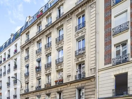 location commerce paris 75018 76m²