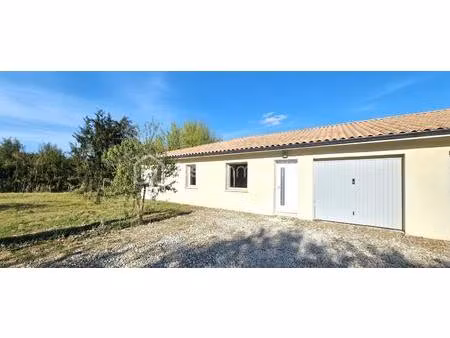 plain-pied – 4 chambres – 2 salles de bain et douches - grande terrasse couverte – terrain