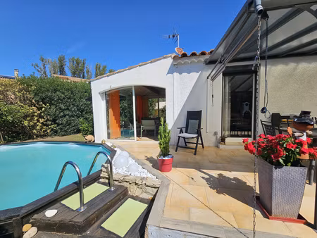 villa de plain pied aigues mortes