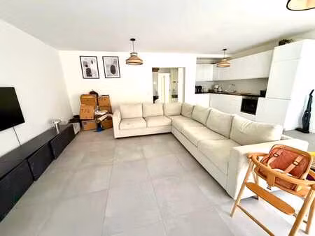 appartement 2 chambres terrasseset parking